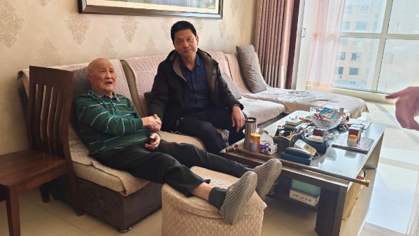 （照片）五一五队开展元旦春节期间走访慰问老干部老职工活动